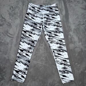 Zyia Active Black & White Brushstroke Capri Leggings (Size 6–8)